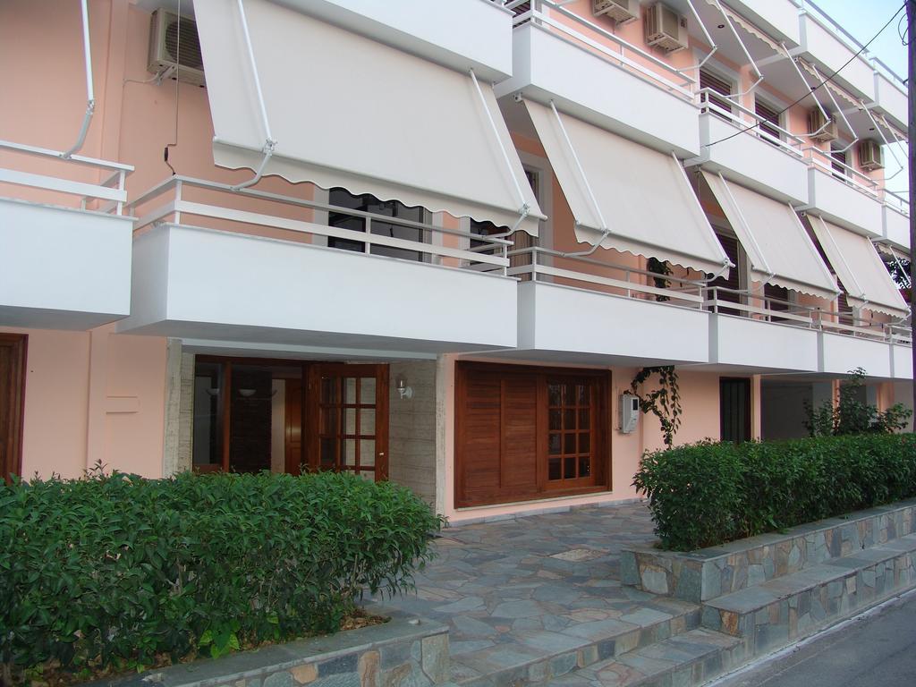 Kochili Apartments เนออส ปีร์กอส ภายนอก รูปภาพ