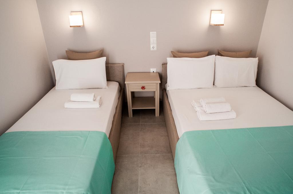 Kochili Apartments เนออส ปีร์กอส ภายนอก รูปภาพ